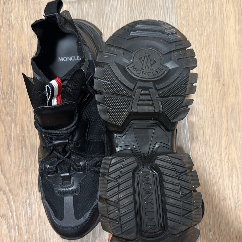 Moncler Black Athletic Shoes - Men
Size 42 - Picture 6 of 7